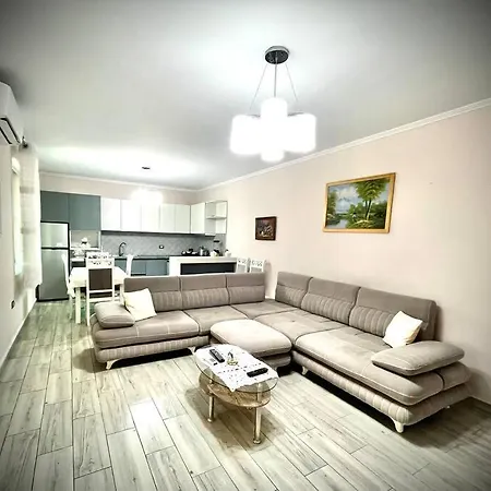 Apartment Garden City Center - Parking In The Heart Of - 3 Min From New Bazar & Main Square Tirana