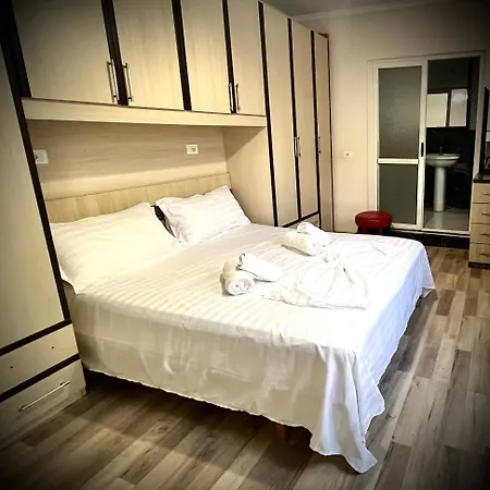 Garden City Center - Parking In The Heart Of - 3 Min From New Bazar & Main Square * Tirana