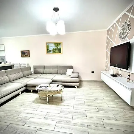 Garden City Center - Parking In The Heart Of - 3 Min From New Bazar & Main Square